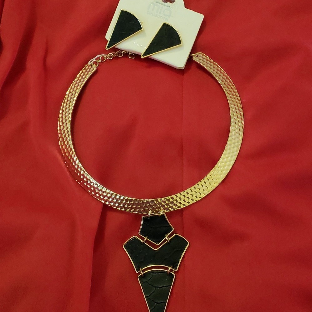 Mia Collection Necklace and Earrings